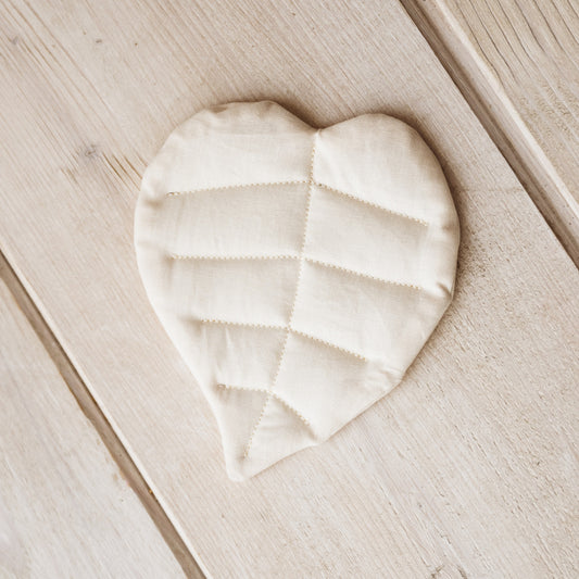 Foglia cuore in tessuto panna – Elemento per composizione ghirlanda